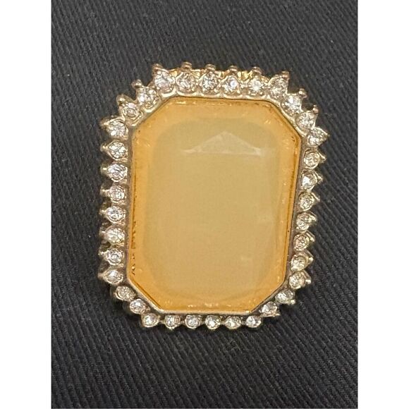 Pretty Fashion Ring - Picture 1 of 4